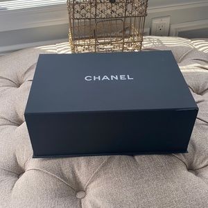 Chanel magnetic box